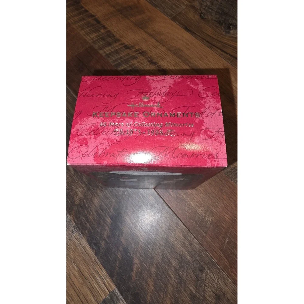 Hallmark Keepsake Wizard of Oz Munchkinland Mayor and Coroner Ornament Set 1998